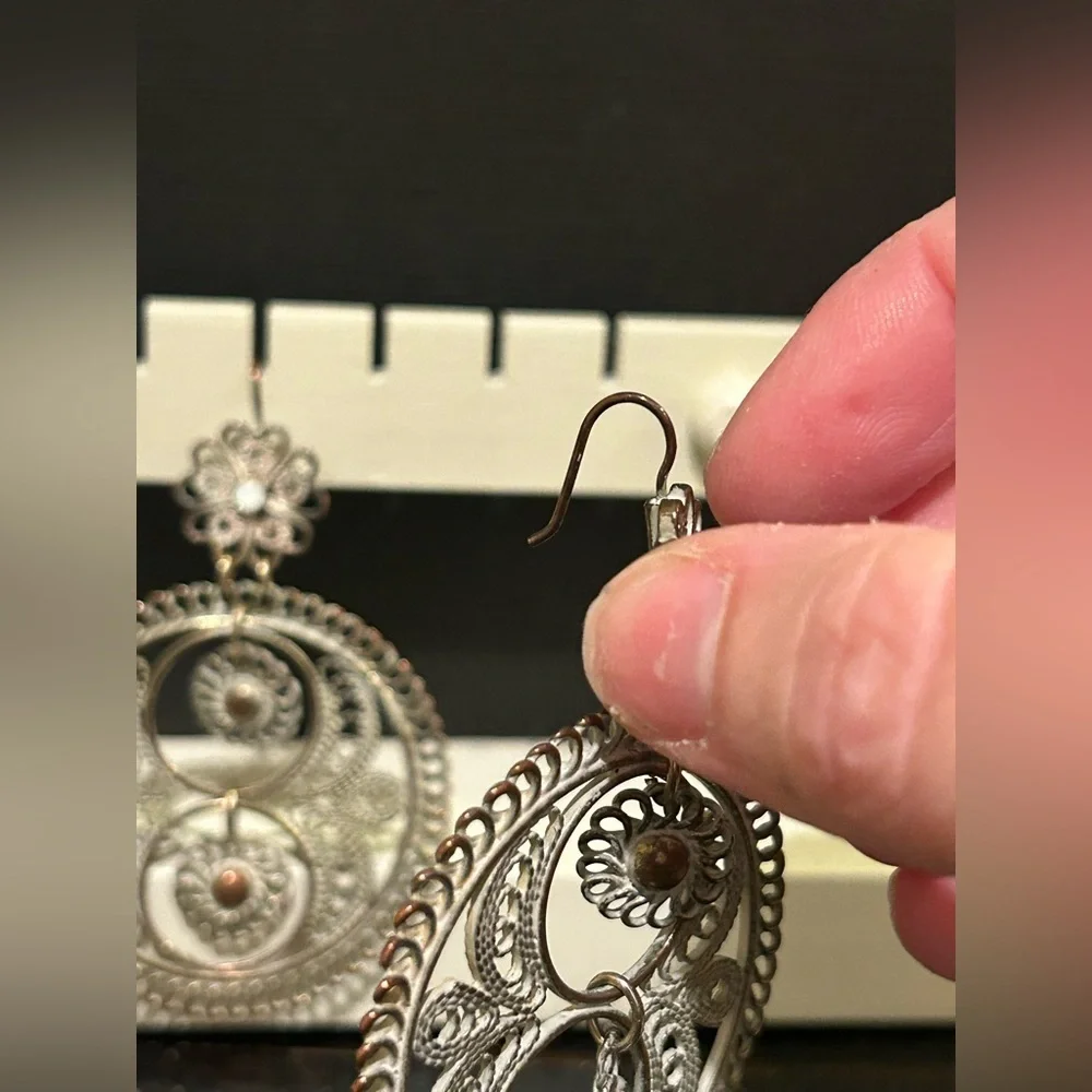 Vintage White and Gold Filigree Earrings